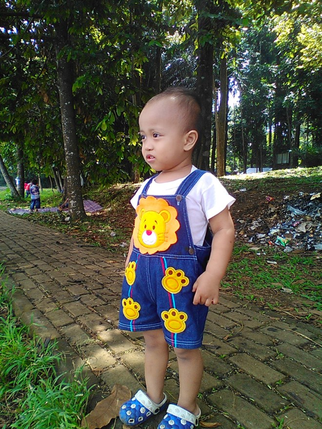 Lihat air, Bumi rasanyaa pengin segera naik perahu bebek :D