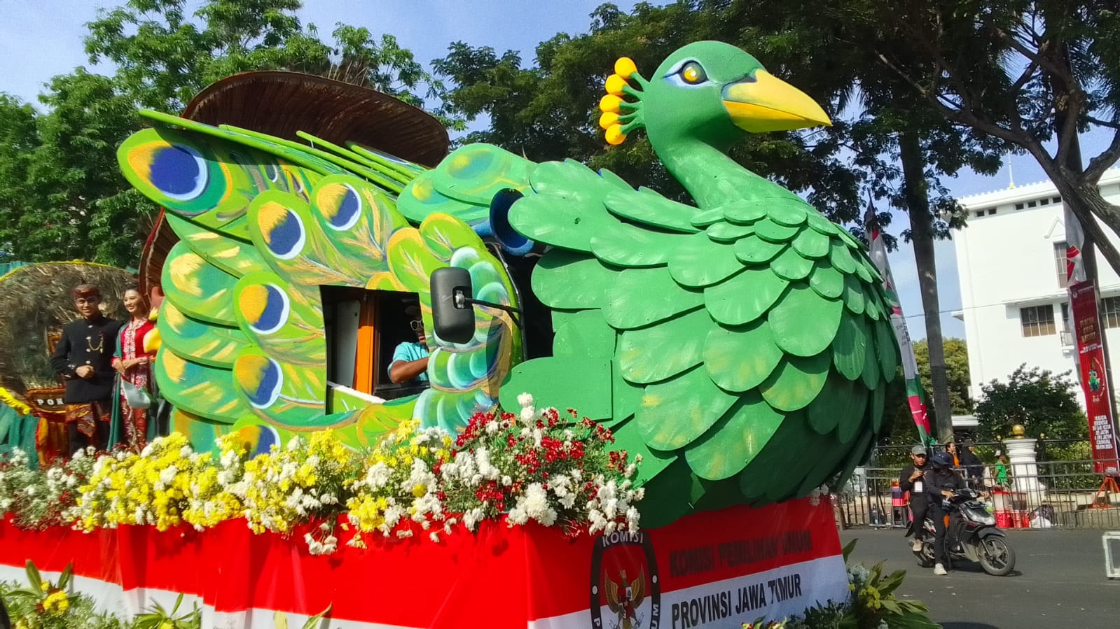 puncak kirab maskot pilkada jatim 2024