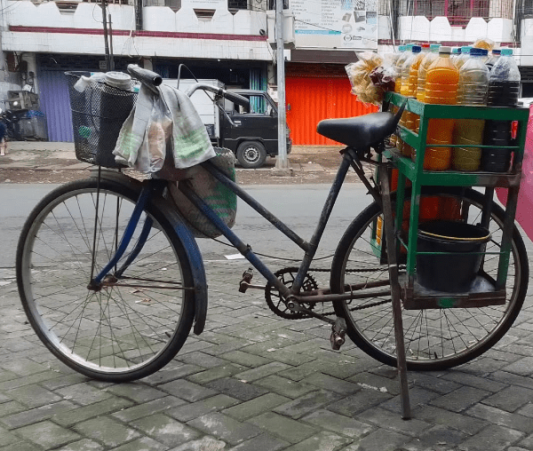 sepeda penjual jamu